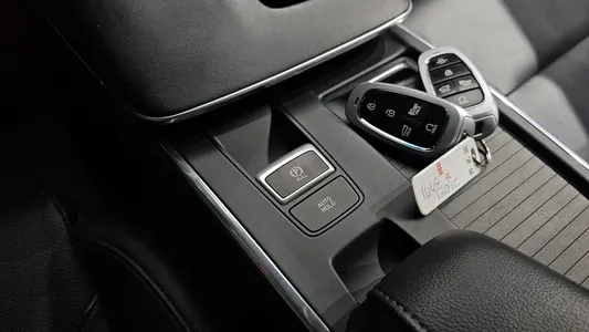 Hyundai IG 3.0 LPi () 2022 30