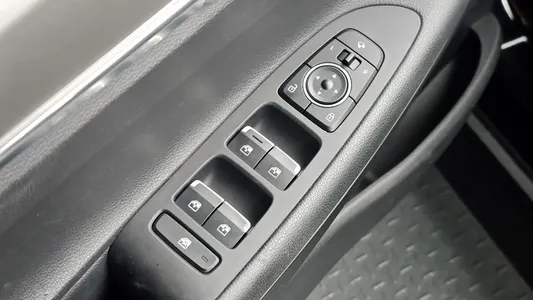 Hyundai IG 3.0 LPi () 2022 31