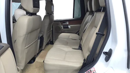 Land Rover 4 3.0 SDV6 SE 2013 11