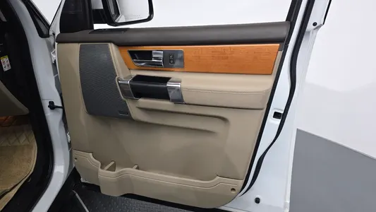 Land Rover 4 3.0 SDV6 SE 2013 25