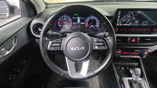 Kia K3 2 1.6 2022 13