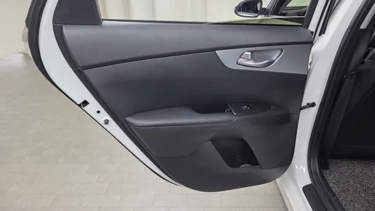 Kia K3 2 1.6 2022 25