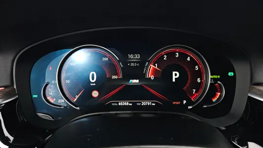 BMW 5 Series (G30) 530i M 2017 8