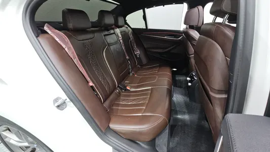 BMW 5 Series (G30) 530i M 2017 11