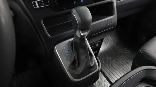 Hyundai Staria 5 2025 9