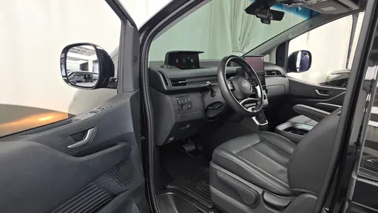 Hyundai Staria 5 2025 10
