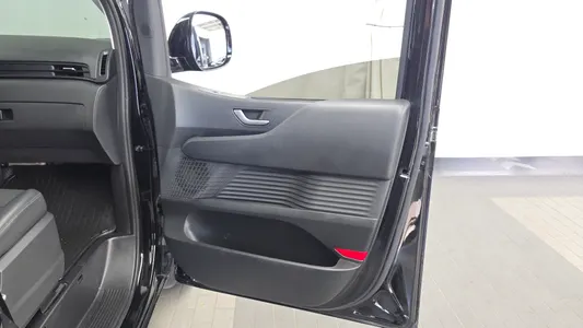 Hyundai Staria 5 2025 25