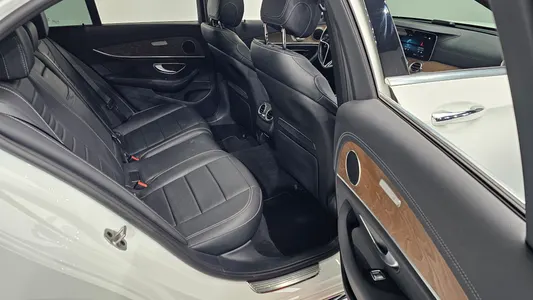 Mercedes-Benz E-Class W213 E250 2021 12