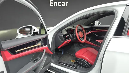 Porsche (976) 2.9 AWD 2025 10