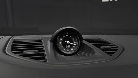 Porsche (976) 2.9 AWD 2025 27