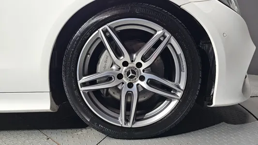 Mercedes-Benz E-Class W213 E220d 2019 21