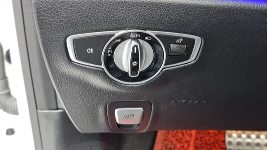 Mercedes-Benz E-Class W213 E220d 2019 28
