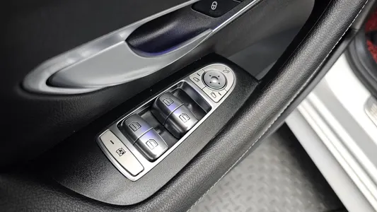 Mercedes-Benz E-Class W213 E220d 2019 30