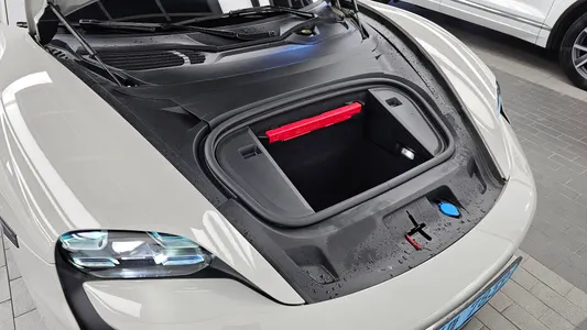 Porsche 타이칸 GTS 2022 6