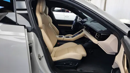 Porsche 타이칸 GTS 2022 11