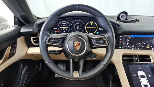 Porsche 타이칸 GTS 2022 13