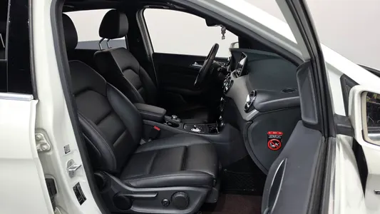 Mercedes-Benz B-Class W246 B220 2017 26