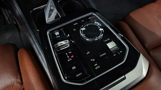 BMW 7 Series (G70) 750e xDrive M 2023 9