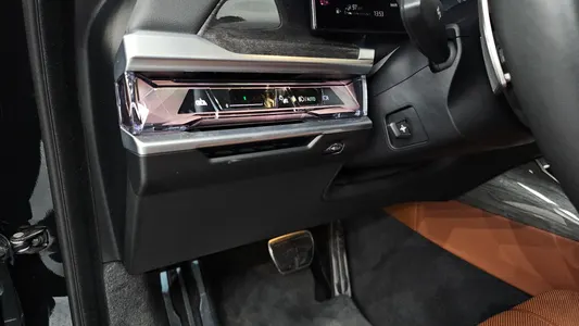 BMW 7 Series (G70) 750e xDrive M 2023 41