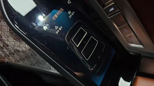 BMW 7 Series (G70) 750e xDrive M 2023 37