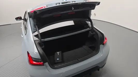 BMW 3 Series (G20) 320i M 2024 35