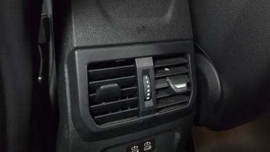 BMW 1 Series (F40) 120i M 2023 19