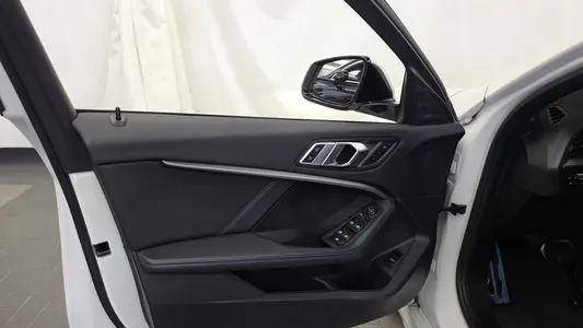 BMW 1 Series (F40) 120i M 2023 24