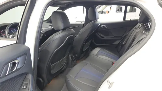 BMW 1 Series (F40) 120i M 2023 26