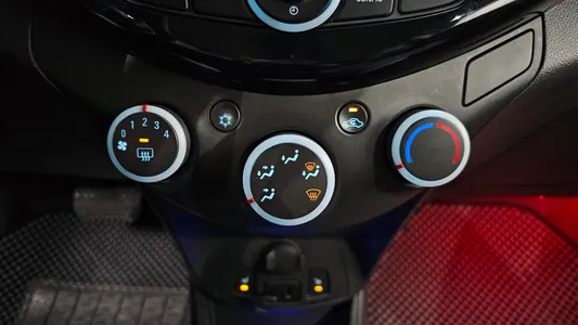 Chevrolet Spark LT 2014 18