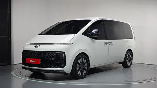 Hyundai Staria L3.5 9 2022