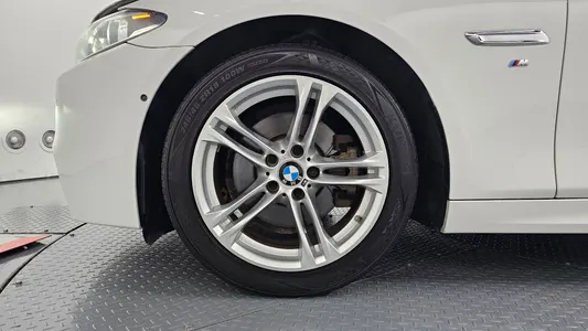 BMW 5 Series (F10) 520d M 2016 4