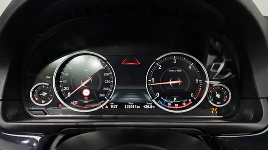 BMW 5 Series (F10) 520d M 2016 7