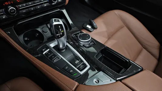BMW 5 Series (F10) 520d M 2016 8