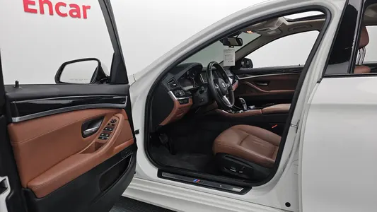 BMW 5 Series (F10) 520d M 2016 9