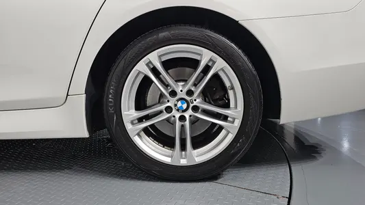 BMW 5 Series (F10) 520d M 2016 21