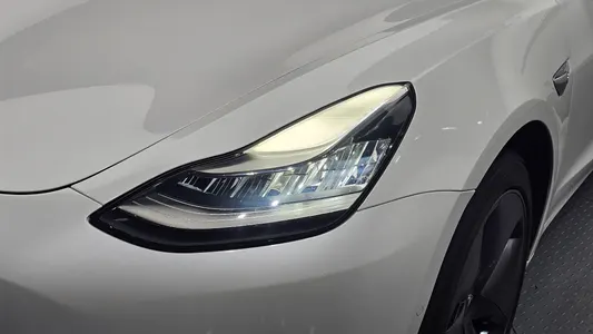 Tesla 3 AWD 2020 23