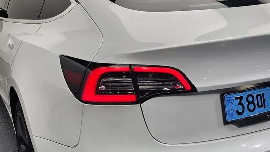 Tesla 3 AWD 2020 24