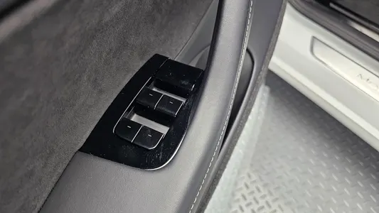 Tesla 3 AWD 2020 31