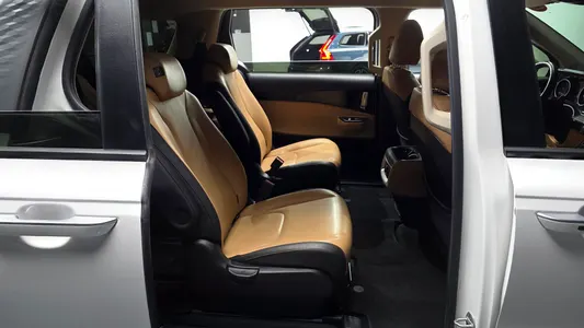 Kia Carnival 9 2021 11