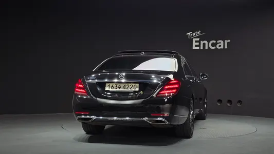 Mercedes-Benz S-Class W222 S560L 4MATIC 2020 4