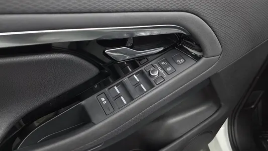 Land Rover 2 D150 S 2019 28