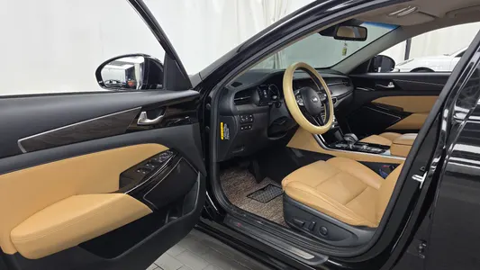 Kia K7 2019 10