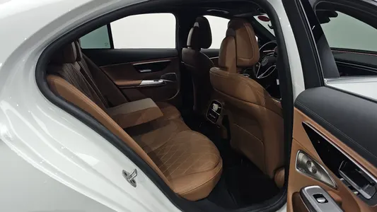Mercedes-Benz E-Class W214 E450 4MATIC 2024 26