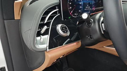Mercedes-Benz E-Class W214 E450 4MATIC 2024 29