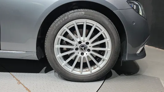 Mercedes-Benz E-Class W213 E250 2023 21