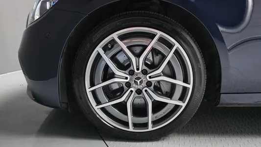 Mercedes-Benz E-Class W213 E220d 4MATIC AMG Line 2021 5