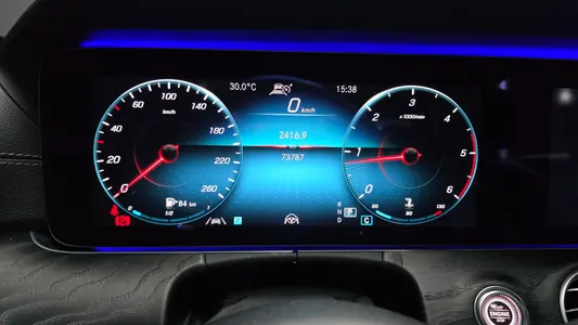 Mercedes-Benz E-Class W213 E220d 4MATIC AMG Line 2021 8