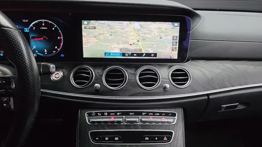 Mercedes-Benz E-Class W213 E220d 4MATIC AMG Line 2021 13
