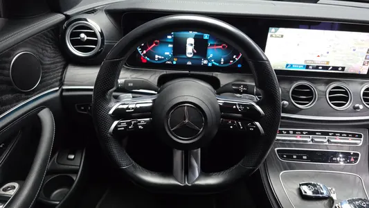 Mercedes-Benz E-Class W213 E220d 4MATIC AMG Line 2021 14