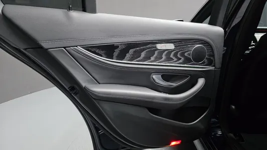 Mercedes-Benz E-Class W213 E220d 4MATIC AMG Line 2021 25